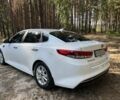 Білий Кіа Оптіма, об'ємом двигуна 2.4 л та пробігом 135 тис. км за 11200 $, фото 2 на Automoto.ua