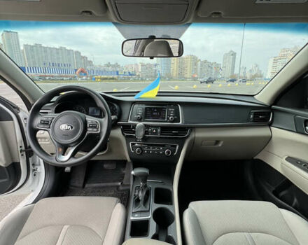 Білий Кіа Оптіма, об'ємом двигуна 2.4 л та пробігом 124 тис. км за 12100 $, фото 10 на Automoto.ua