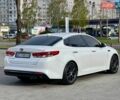 Білий Кіа Оптіма, об'ємом двигуна 2.36 л та пробігом 49 тис. км за 9999 $, фото 4 на Automoto.ua