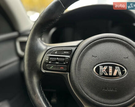 Білий Кіа Оптіма, об'ємом двигуна 2.36 л та пробігом 153 тис. км за 9500 $, фото 28 на Automoto.ua