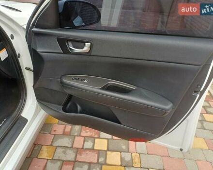 Киа Оптима 2016 в Черноморске (Ильичевске) на Automoto.ua Белый Киа Оптима, объемом двигателя 2 л и пробегом 140 тыс. км за 13000 $, фото 12 на Automoto.ua