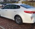 Білий Кіа Оптіма, об'ємом двигуна 2 л та пробігом 65 тис. км за 17000 $, фото 3 на Automoto.ua