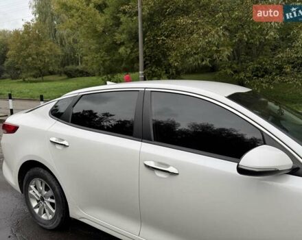 Білий Кіа Оптіма, об'ємом двигуна 2.4 л та пробігом 113 тис. км за 11400 $, фото 6 на Automoto.ua