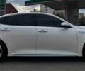 Білий Кіа Оптіма, об'ємом двигуна 2 л та пробігом 125 тис. км за 16700 $, фото 3 на Automoto.ua