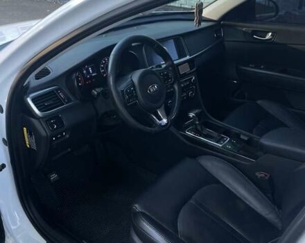Білий Кіа Оптіма, об'ємом двигуна 2.36 л та пробігом 211 тис. км за 11450 $, фото 21 на Automoto.ua