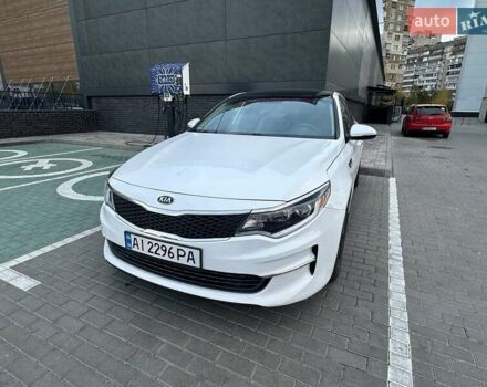 Киа Оптима 2016 в Киеве на Automoto.ua Белый Киа Оптима, объемом двигателя 2.4 л и пробегом 100 тыс. км за 11400 $, фото 2 на Automoto.ua