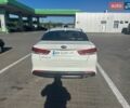 Белый Киа Оптима, объемом двигателя 2.36 л и пробегом 189 тыс. км за 9800 $, фото 3 на Automoto.ua