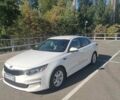 Білий Кіа Оптіма, об'ємом двигуна 2.4 л та пробігом 167 тис. км за 9600 $, фото 1 на Automoto.ua