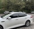 Білий Кіа Оптіма, об'ємом двигуна 2.4 л та пробігом 113 тис. км за 11400 $, фото 9 на Automoto.ua