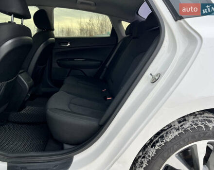 Білий Кіа Оптіма, об'ємом двигуна 2.36 л та пробігом 153 тис. км за 9500 $, фото 41 на Automoto.ua