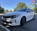 Белый Киа Оптима, объемом двигателя 2 л и пробегом 120 тыс. км за 18000 $, фото 3 на Automoto.ua