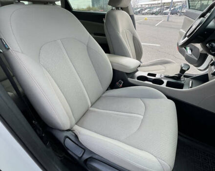 Білий Кіа Оптіма, об'ємом двигуна 2.4 л та пробігом 124 тис. км за 12100 $, фото 14 на Automoto.ua