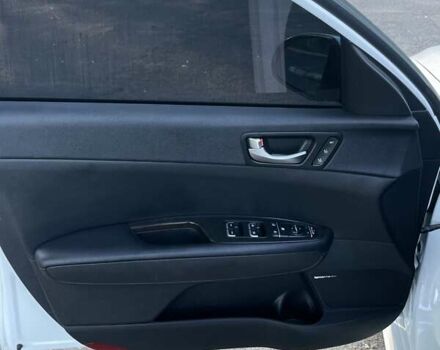 Білий Кіа Оптіма, об'ємом двигуна 2.36 л та пробігом 211 тис. км за 11450 $, фото 24 на Automoto.ua