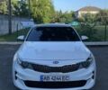 Білий Кіа Оптіма, об'ємом двигуна 2.36 л та пробігом 211 тис. км за 11800 $, фото 1 на Automoto.ua