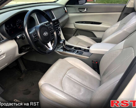 Киа Оптима 2016 в Харькове на Automoto.ua Белый Киа Оптима, объемом двигателя 2 л и пробегом 130 тыс. км за 17000 $, фото 10 на Automoto.ua