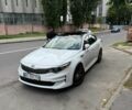 Белый Киа Оптима, объемом двигателя 2.4 л и пробегом 147 тыс. км за 13000 $, фото 4 на Automoto.ua