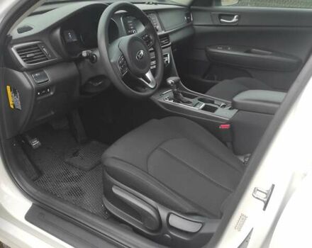 Белый Киа Оптима, объемом двигателя 2.36 л и пробегом 52 тыс. км за 13000 $, фото 5 на Automoto.ua