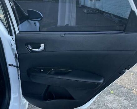 Белый Киа Оптима, объемом двигателя 2.36 л и пробегом 230 тыс. км за 11000 $, фото 19 на Automoto.ua