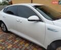 Білий Кіа Оптіма, об'ємом двигуна 2 л та пробігом 140 тис. км за 12000 $, фото 2 на Automoto.ua
