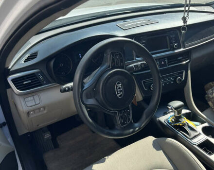 Белый Киа Оптима, объемом двигателя 2.4 л и пробегом 103 тыс. км за 11000 $, фото 5 на Automoto.ua