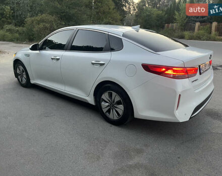 Белый Киа Оптима, объемом двигателя 2 л и пробегом 67 тыс. км за 13400 $, фото 4 на Automoto.ua