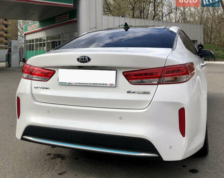 Белый Киа Оптима, объемом двигателя 2 л и пробегом 130 тыс. км за 16200 $, фото 8 на Automoto.ua