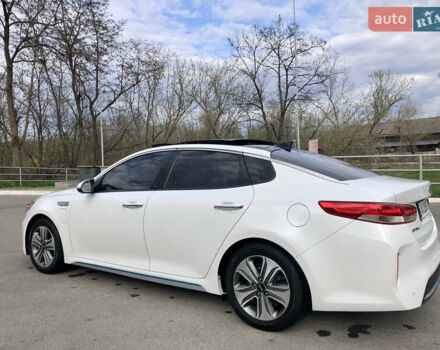 Белый Киа Оптима, объемом двигателя 2 л и пробегом 130 тыс. км за 16200 $, фото 14 на Automoto.ua