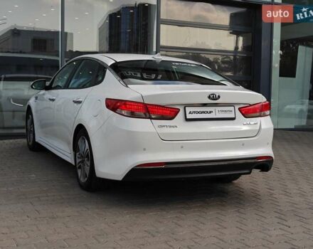 Белый Киа Оптима, объемом двигателя 2 л и пробегом 130 тыс. км за 16000 $, фото 37 на Automoto.ua