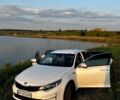 Білий Кіа Оптіма, об'ємом двигуна 2.4 л та пробігом 150 тис. км за 12000 $, фото 1 на Automoto.ua