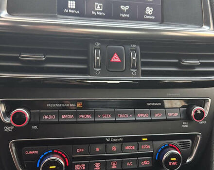 Білий Кіа Оптіма, об'ємом двигуна 2 л та пробігом 68 тис. км за 17500 $, фото 19 на Automoto.ua