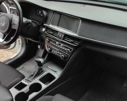 Белый Киа Оптима, объемом двигателя 2 л и пробегом 83 тыс. км за 9800 $, фото 10 на Automoto.ua