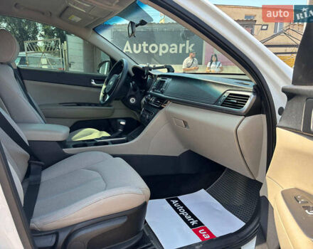 Белый Киа Оптима, объемом двигателя 2.4 л и пробегом 160 тыс. км за 11490 $, фото 14 на Automoto.ua