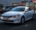 Білий Кіа Оптіма, об'ємом двигуна 2.36 л та пробігом 120 тис. км за 10000 $, фото 7 на Automoto.ua