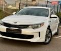 Білий Кіа Оптіма, об'ємом двигуна 2 л та пробігом 136 тис. км за 15700 $, фото 2 на Automoto.ua