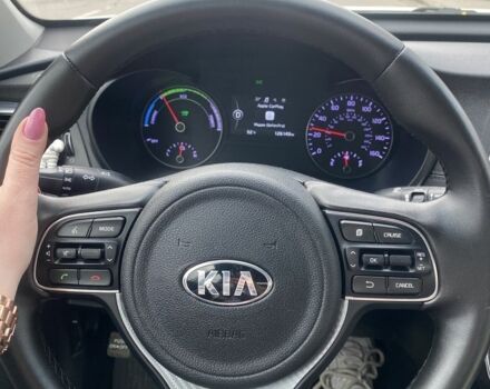 Білий Кіа Оптіма, об'ємом двигуна 2 л та пробігом 210 тис. км за 317 $, фото 4 на Automoto.ua