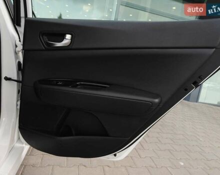 Белый Киа Оптима, объемом двигателя 2 л и пробегом 130 тыс. км за 16000 $, фото 16 на Automoto.ua