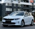 Білий Кіа Оптіма, об'ємом двигуна 2.36 л та пробігом 160 тис. км за 9999 $, фото 9 на Automoto.ua
