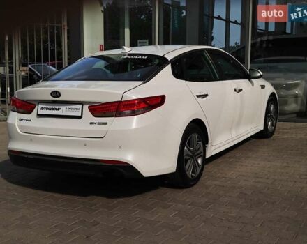 Белый Киа Оптима, объемом двигателя 2 л и пробегом 130 тыс. км за 16000 $, фото 6 на Automoto.ua
