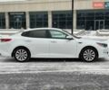 Білий Кіа Оптіма, об'ємом двигуна 2.4 л та пробігом 68 тис. км за 11700 $, фото 5 на Automoto.ua