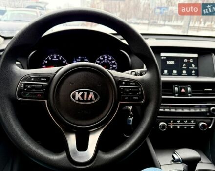 Білий Кіа Оптіма, об'ємом двигуна 2.36 л та пробігом 142 тис. км за 10000 $, фото 11 на Automoto.ua