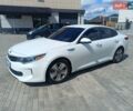 Білий Кіа Оптіма, об'ємом двигуна 2 л та пробігом 230 тис. км за 16950 $, фото 52 на Automoto.ua