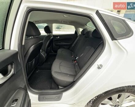 Білий Кіа Оптіма, об'ємом двигуна 2.4 л та пробігом 68 тис. км за 11700 $, фото 32 на Automoto.ua