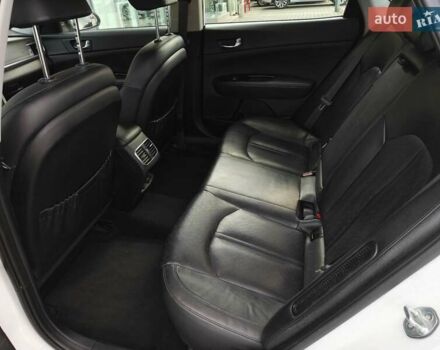 Белый Киа Оптима, объемом двигателя 2 л и пробегом 130 тыс. км за 16000 $, фото 7 на Automoto.ua