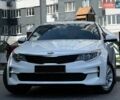 Білий Кіа Оптіма, об'ємом двигуна 2.36 л та пробігом 160 тис. км за 9999 $, фото 5 на Automoto.ua