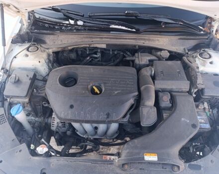 Білий Кіа Оптіма, об'ємом двигуна 2 л та пробігом 507 тис. км за 9000 $, фото 7 на Automoto.ua