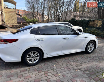 Білий Кіа Оптіма, об'ємом двигуна 2.4 л та пробігом 84 тис. км за 11499 $, фото 1 на Automoto.ua