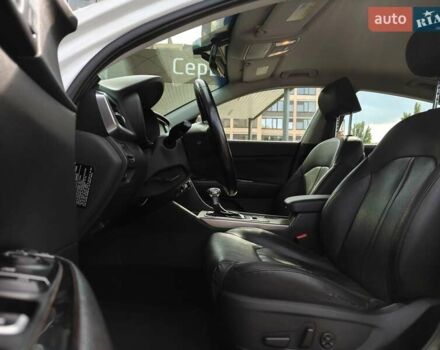 Белый Киа Оптима, объемом двигателя 2 л и пробегом 130 тыс. км за 16000 $, фото 36 на Automoto.ua