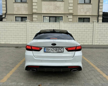 Білий Кіа Оптіма, об'ємом двигуна 2 л та пробігом 80 тис. км за 15900 $, фото 7 на Automoto.ua
