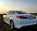 Білий Кіа Оптіма, об'ємом двигуна 2.4 л та пробігом 150 тис. км за 12000 $, фото 5 на Automoto.ua