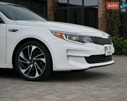 Белый Киа Оптима, объемом двигателя 2.36 л и пробегом 110 тыс. км за 12500 $, фото 3 на Automoto.ua